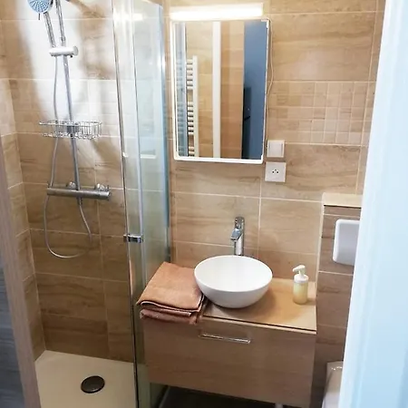 Refait Par Architecte. Proche De La Gare Et Le Centre De Reims