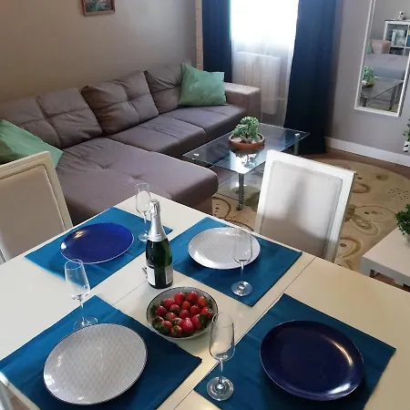 Daire Refait Par Architecte. Proche De La Gare Et Le Centre De