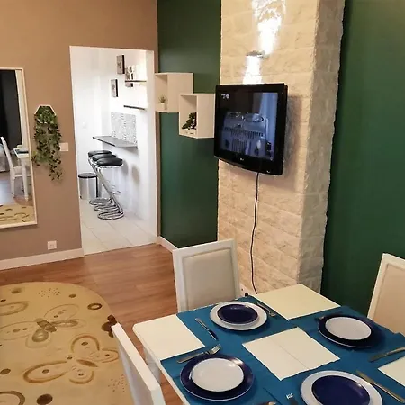 Refait Par Architecte. Proche De La Gare Et Le Centre De *